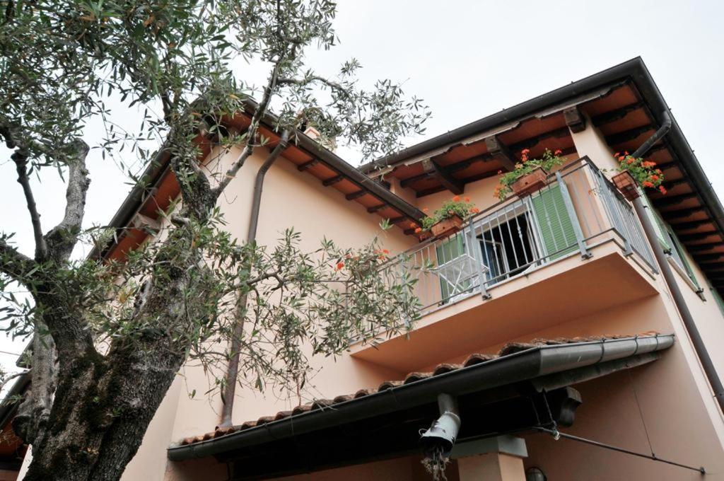 לינה וארוחת בוקר קוורצ'טה La Madonnina מראה חיצוני תמונה